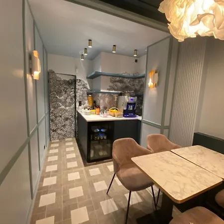 Amadeus Paris