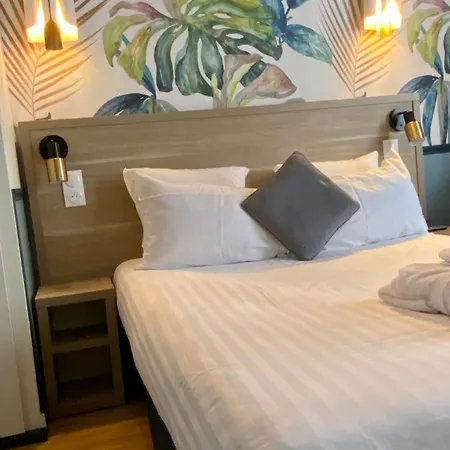 Amadeus Hotel 3*