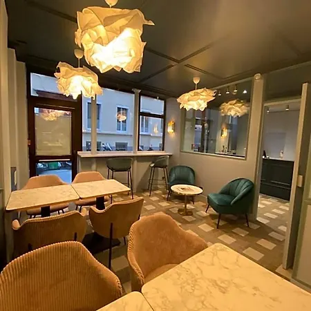 Amadeus Hotel 3*