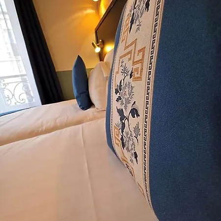 Amadeus Hotel 3*