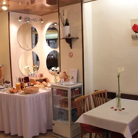 Amadeus 3* Paris