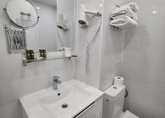 Amadeus 3* Париж